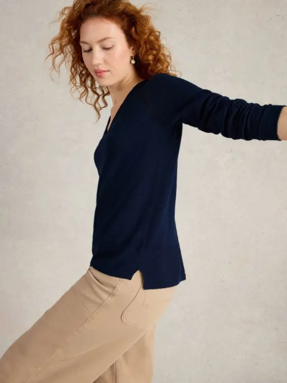 NARIA V NECK JUMPER in DARK NAVY