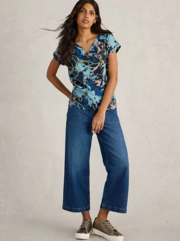 NELLY NOTCH NECK SHORT SLEEVE TEE in NAVY PRINT