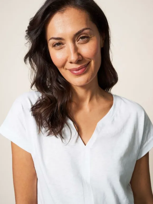 Nelly Notch Neck Tee in NATURAL WHITE