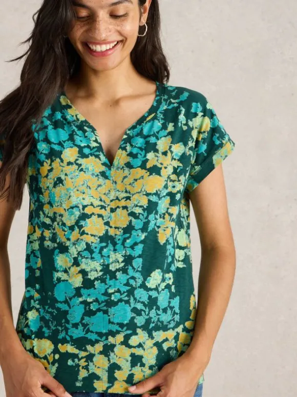 NELLY NOTCH NECK T-SHIRT in GREEN PRINT