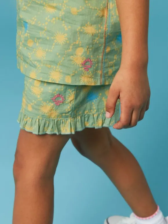 Printed Woven Short in GREEN MULTI