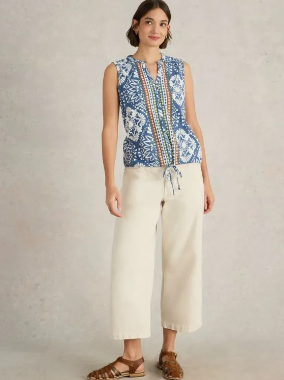 TULIP COLLARED SLEEVELESS SHIRT in BLUE PRINT