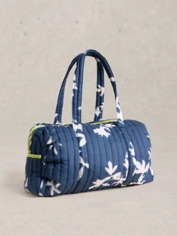 zoe_printed_weekender_bag_2.webp Zoe Printed Weekender Bag in NAVY PRINT